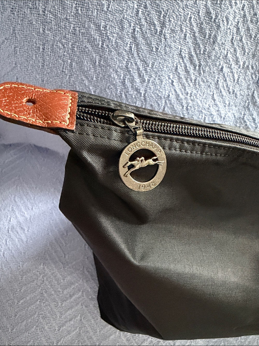 Longchamp Black Nylon Tote bag  with Brown Leather Trim and Logo Charm - Picture 2 of 6
